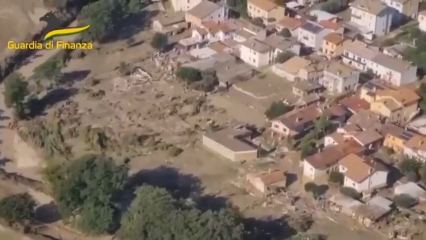 Při povodních ve střední Itálii zahynulo deset lidí, pohřešuje se dítě